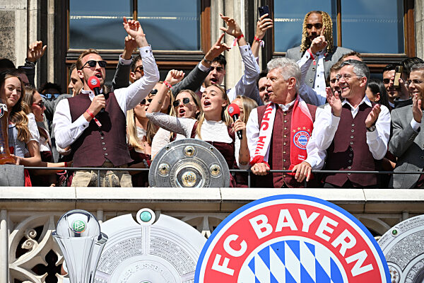 Meisterfeier FC Bayern Muenchen auf dem Marienplatz.