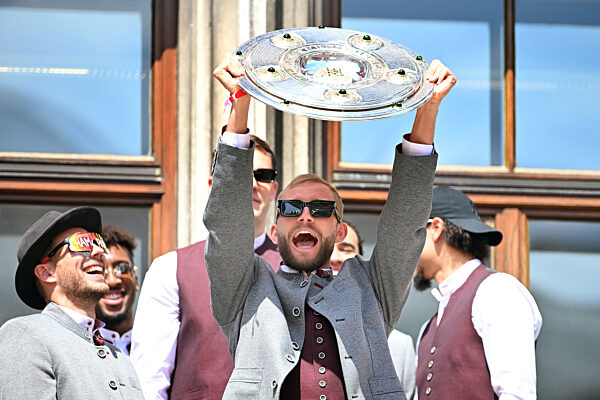 Meisterfeier FC Bayern Muenchen auf dem Marienplatz.