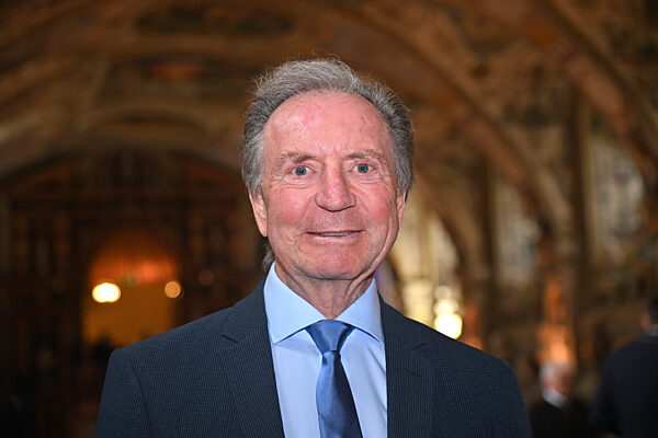 Aushaendigung  Bayerischer Verdienstorden.