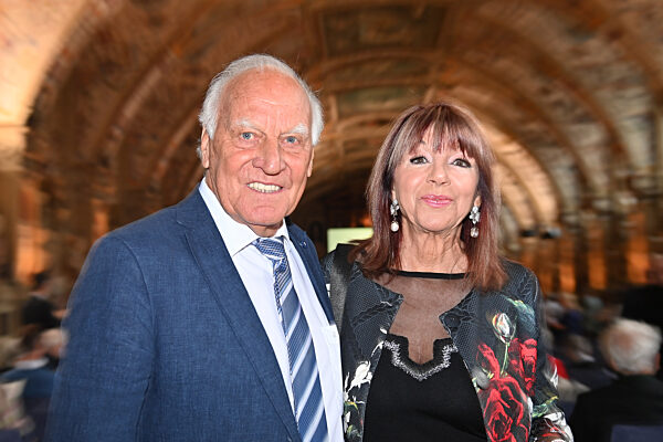 Aushaendigung  Bayerischer Verdienstorden.