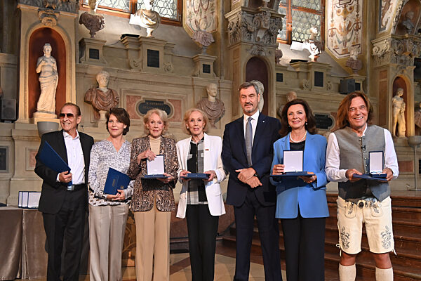 Aushaendigung  Bayerischer Verdienstorden.