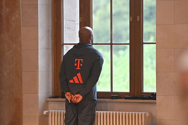 Markus SOEDER (Ministerpraesident Bayern und CSU Vorsitzender) empfaengt die Meistermannschaften des FC Bayern in der Staatskanzlei in Muenchen.