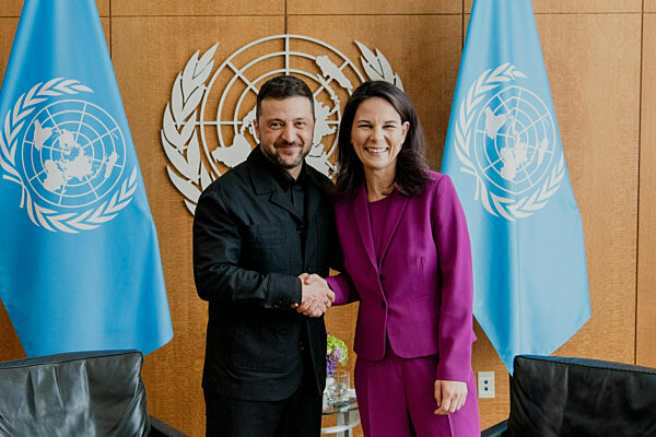 Praesident Wolodymyr Selenskyj  
trifft Anna Lena BAERBOCK  am Rande der der 80.UN-Vollversammlung in New York am 23.09.2025.