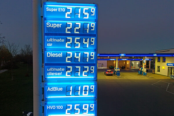 Taeglich neue Rekorde:DIESEL Kraftstoff erreicht  historischen Hoechststand am 07.04.2026