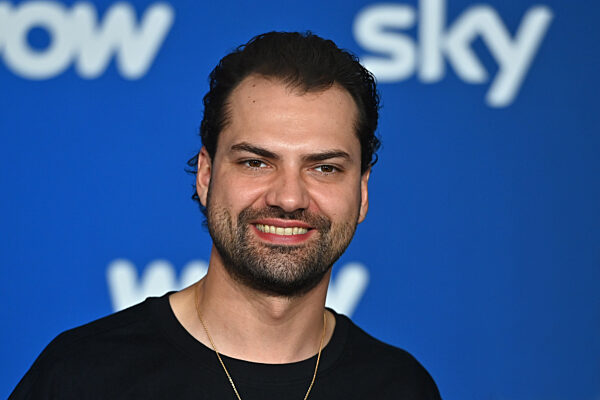 SKY SPOTLIGHT Program Presentation / Red Carpet