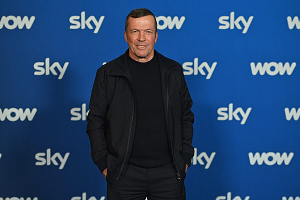 SKY SPOTLIGHT Program Presentation / Red Carpet