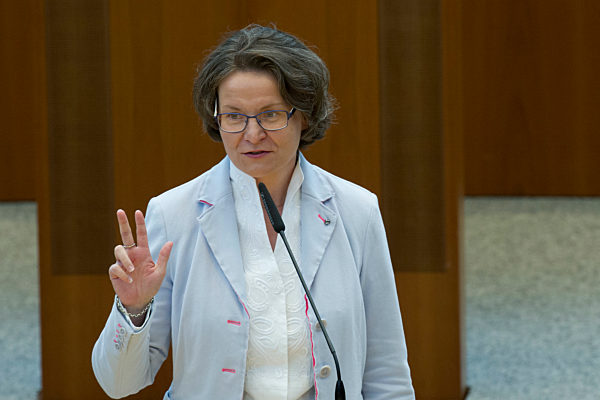 Vereidigung der neuen Minister des Landes Nordrhein-Westfalen in Duesseldorf