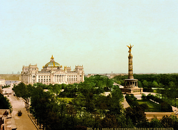 Berlin, Reichstag und Siegessäule, koloriertes Foto um 1900