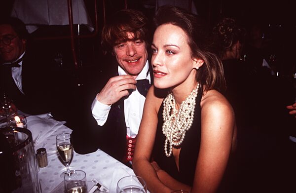 Sonja Kirchberger
      und Helge Schneider
          01/93 bösl
quer...