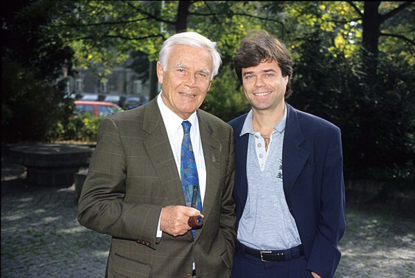 Joachim (li.) u. Thommy Fuchsberger
            10/92 bösl

Mann Fernsehen...