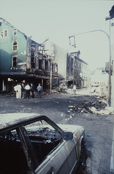 Tanklastzugunglück Herborn
Unglücksstelle 
07/87 teu


 
Tanklastzugunglück...