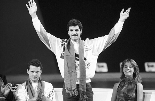 Mark Spitz
(Schwimmer)
12/87 rag




Mark Andrew Spitz bei der Olympia-Gala...