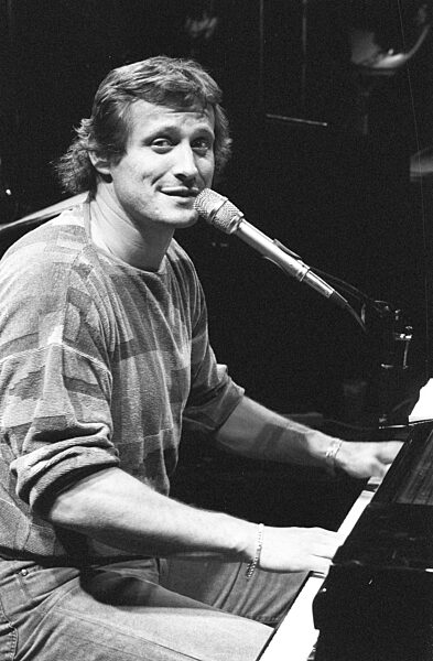 Konstantin Wecker
(Liedermacher)
10/83 stroe




Konstantin Wecker im...