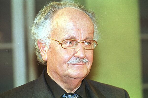 Dr. Jürgen Schneider
Farbnegativ
04/00 pp



Mann ehemaliger Bauunternehmer...