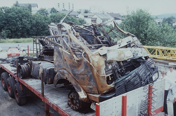 Tanklastzugunglück Herborn
Aufräumarbeiten
07/87 teu


 
Tanklastzugunglück...