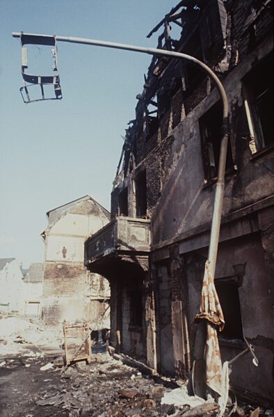 Tanklastzugunglück Herborn
Unglücksstelle 
07/87 teu


 
Tanklastzugunglück...