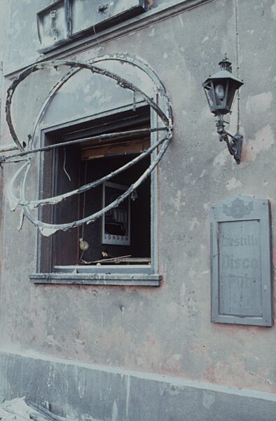 Tanklastzugunglück Herborn
zerstörte Kneipe / Diskothek 
07/87 teu


...