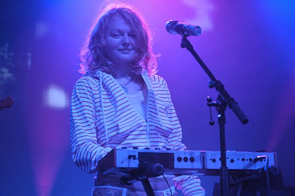 "2raumwohnung"
(Inga Humpe)
03/05 thg
Frau Musik Pop Popmusik...