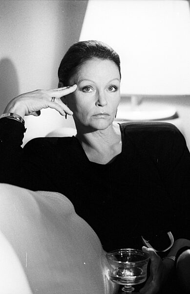 Angelica Domröse
(Schauspielerin)
04/91 dar
Angelica Domröse in "Der...