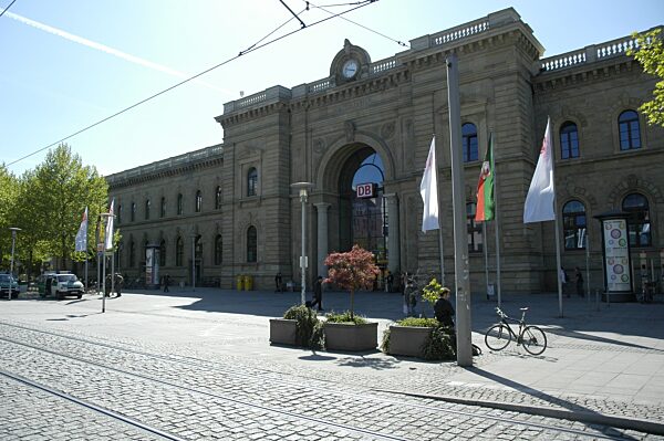Hauptbahnhof Magdeburg
05/07 thg
Hauptbahnhof Magdeburg am 1...