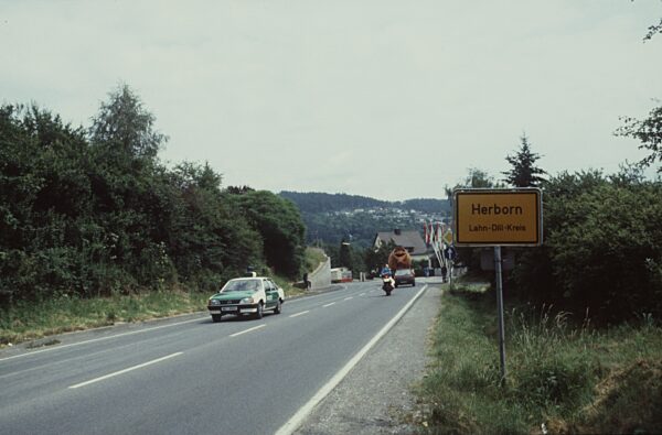 Tanklastzugunglück Herborn
Ortseingang von Herborn
07/87 teu


...