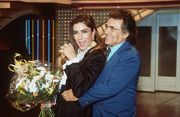 Al Bano & Romina Power
              02/93 ue

quer halb stehend...