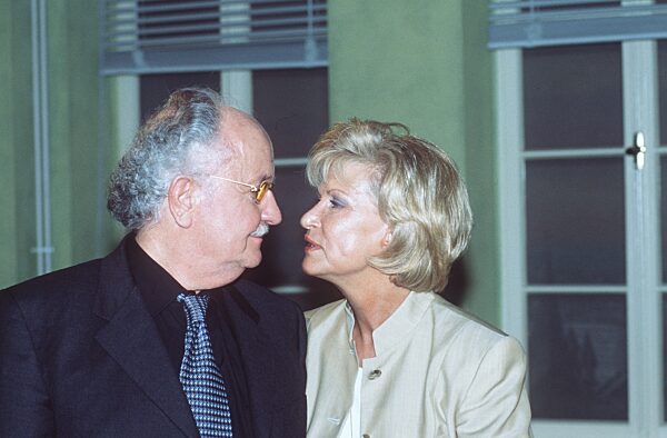 Dr. Jürgen Schneider
(ehemaliger Bauunternehmer)
mit Ehefrau Claudia
04/00...