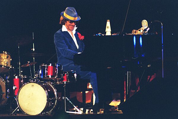 Helge Schneider
(Komiker, Musiker)
02/02 thg



Mann Komik Kabarettist...