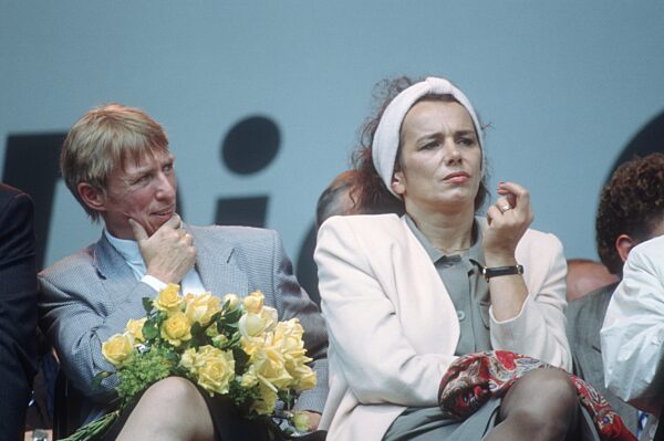 Regine Hildebrandt (li.) mit
Heidi Schüller
09/94...