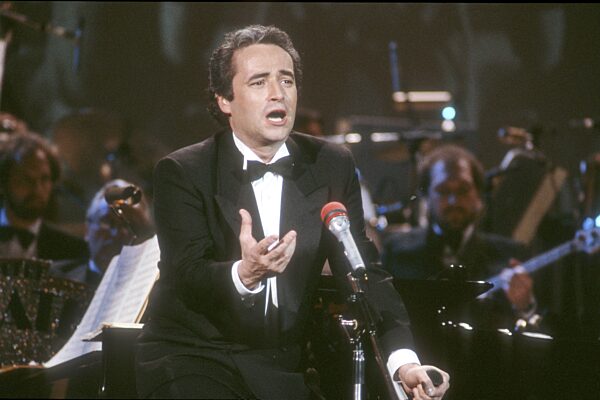 José Carreras
(Sänger)
05/87 rag
José Carreras im Mai 1987 bei der Gala...