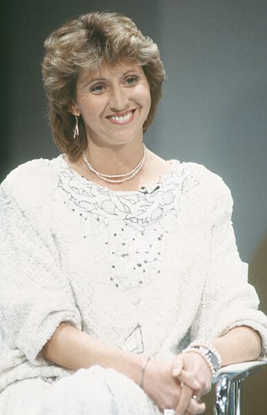 Annegret Richter
             03/88 ru

Frau Sport...