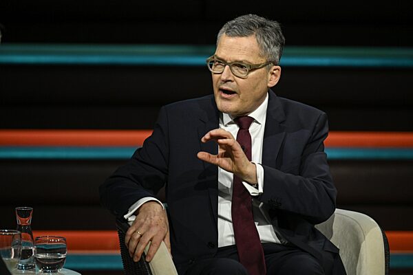 Roderich Kiesewetter
(Politiker)
01/26 her


Roderich Kiesewetter am 27...