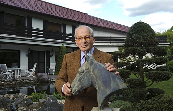 Der deutsche frühere Weltklassespringreiter Hans Günter Winkler am 22.04...