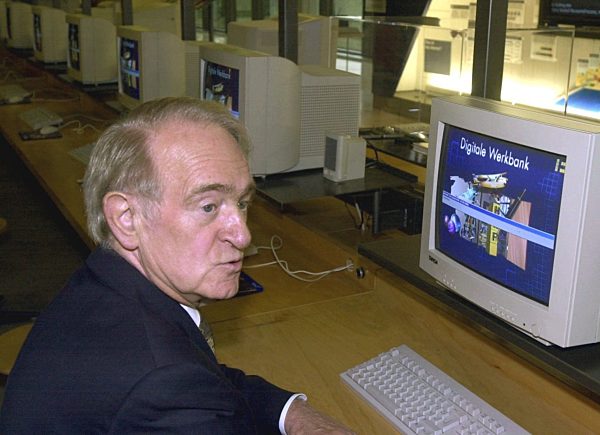 Bundespräsident Rau im Computermuseum