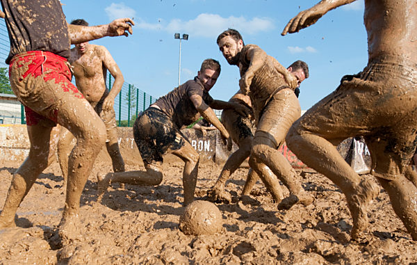 Qualifikation zur Schlammfußball-WM 2012
