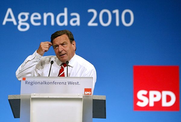Schröder erhält Zustimmung der Basis für Reformpläne