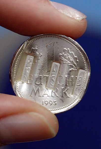 Entwertete D-Mark-Münze