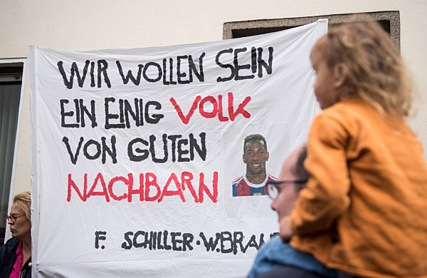 Parteitag der NRW AfD - Protestplakat