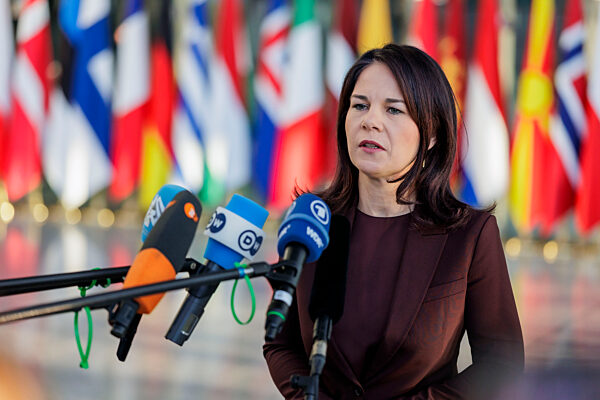 Aussenministerin Baerbock reist nach Bruessel zum Treffen der NATO-Aussenministerinnen und -Aussenminister