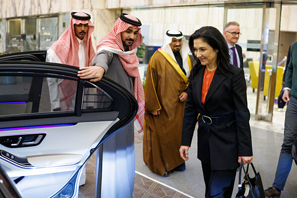 BM Reiche reist nach Saudi Arabien