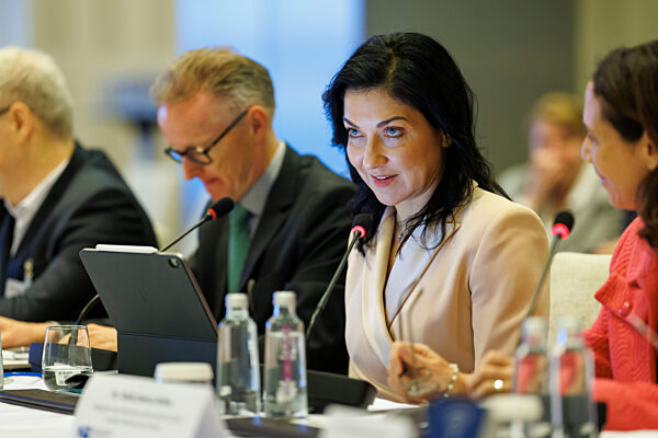 BM Reiche reist nach Saudi Arabien