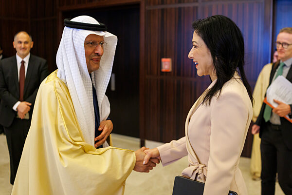 BM Reiche reist nach Saudi Arabien