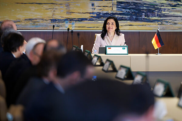 BM Reiche reist nach Saudi Arabien