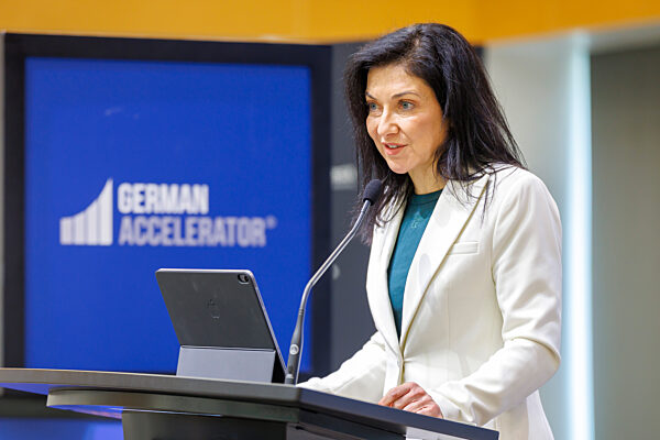 BM Reiche reist nach Saudi Arabien