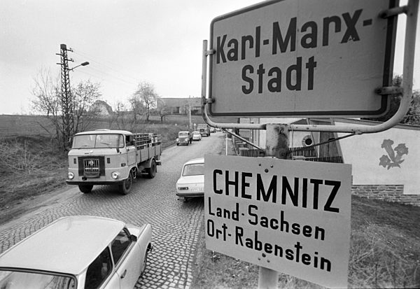 DDR - Umbenennung Chemnitz 4/90