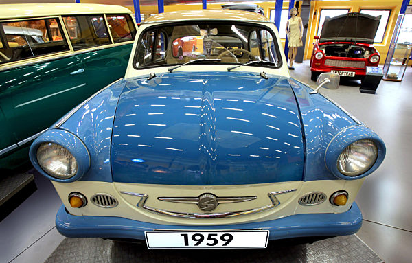 In der Ausstellung "Geliebt, gehasst - doch unkaputtbar - Der Trabant wird...