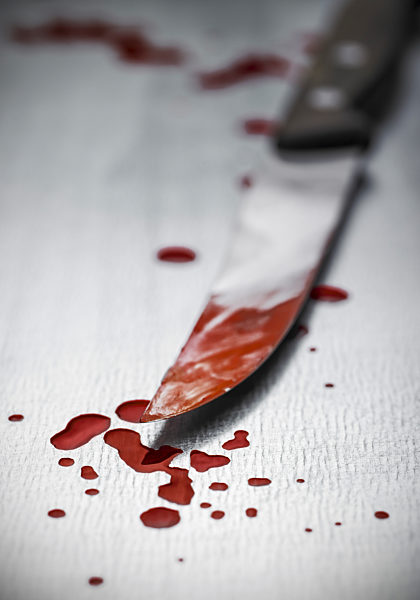Messer mit Blutspuren