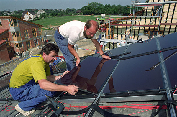 Bevor im Juli die ersten Bewohner in das neue errichtete SOS-Kinderdorf...