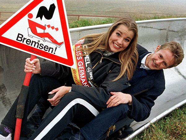 Miss Germany rodelt mit Jens Weißflog