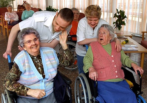 Zeitung: Zivildienst soll auslaufen